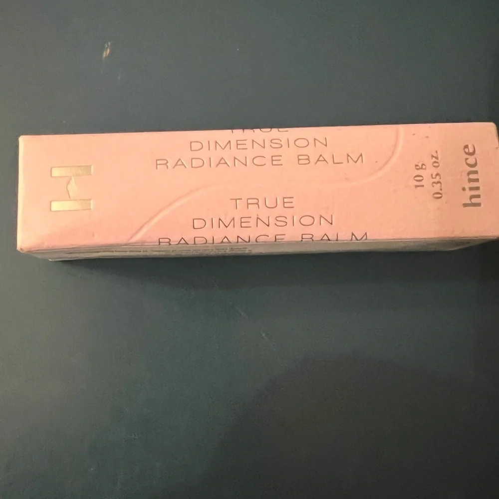 Hince True Dimension Radiance Balm – Shelly Highlighter Stick (New in Box)